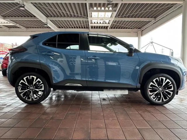 Toyota YARIS CROSS HYBRID Z 2025 — миниатюра 2