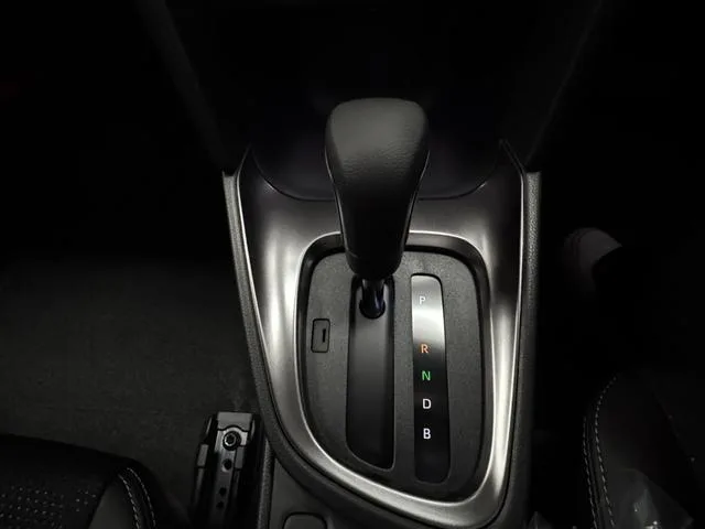 Toyota YARIS CROSS HYBRID Z 2025 — миниатюра 5