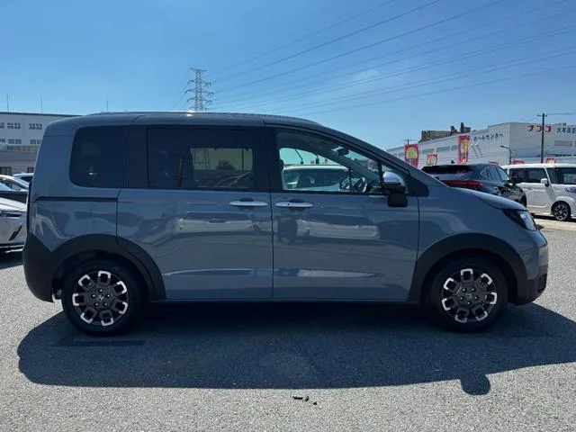 Honda FREED E:HEV CROSSTAR 2026 — миниатюра 2