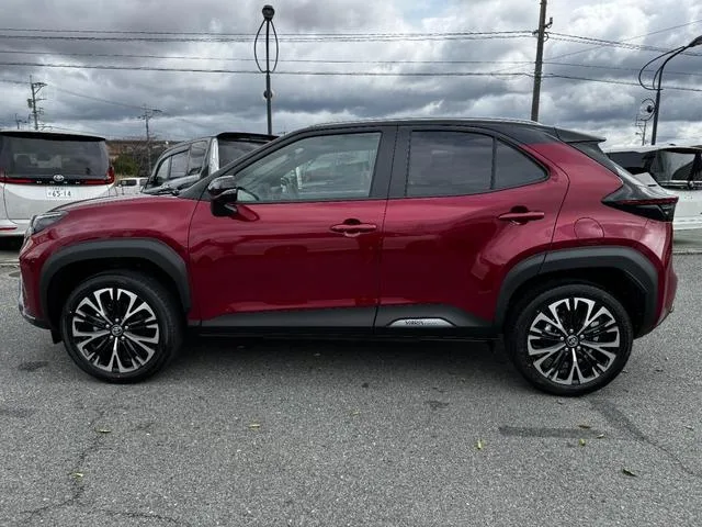 Toyota YARIS CROSS HYBRID Z ADVENTURE 2026 — миниатюра 3