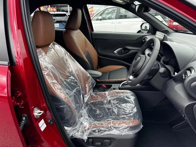Toyota YARIS CROSS HYBRID Z ADVENTURE 2026 — миниатюра 4