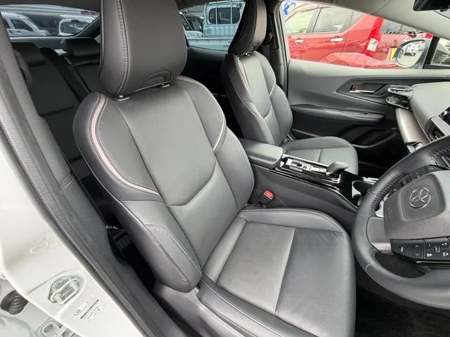 Toyota Prius Z 2023 — миниатюра 4