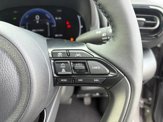 Toyota YARIS CROSS HYBRID Z 2026 — миниатюра 4