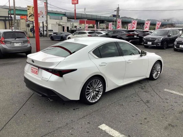 Lexus IS IS300H VERSION L 2023 — миниатюра 4