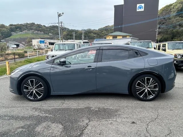 Toyota Prius Z 2023 — миниатюра 3