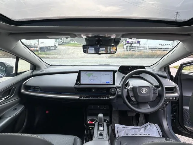 Toyota Prius Z 2023 — миниатюра 4