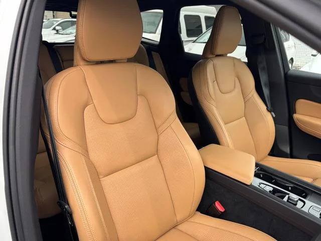 Volvo XC60 B5 AWD INSCRIPTION 2022 — миниатюра 4