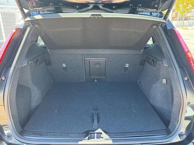 Volvo XC40 PLUS PRO B3 2022 — миниатюра 5