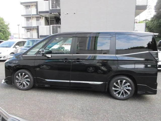 Toyota VOXY HYBRID S-Z 2023 — миниатюра 3