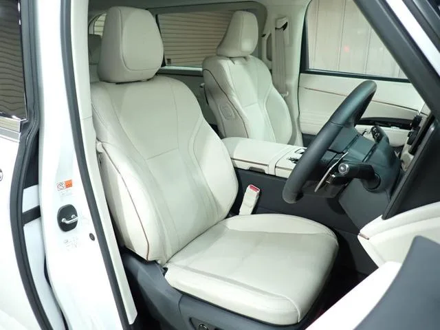 Lexus LM LM500H VERSION L 2024 — миниатюра 3