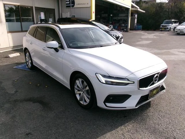 Volvo V60 B4 MOMENTUM 2022 — миниатюра 4