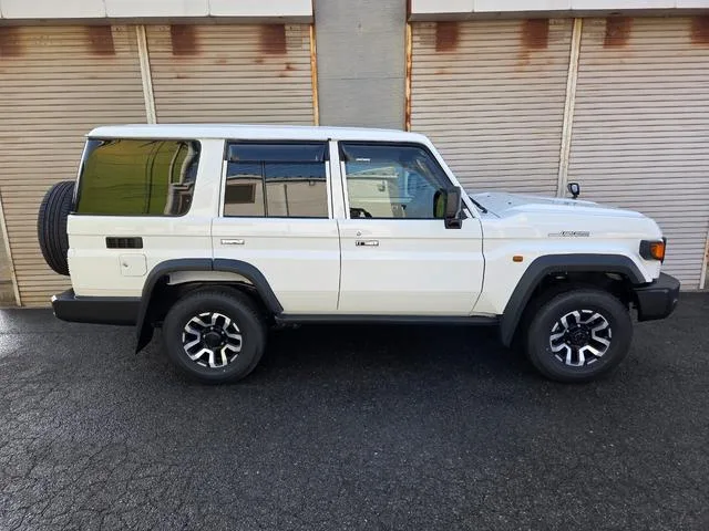 Toyota Landcruiser 70 AX 2025 — миниатюра 2
