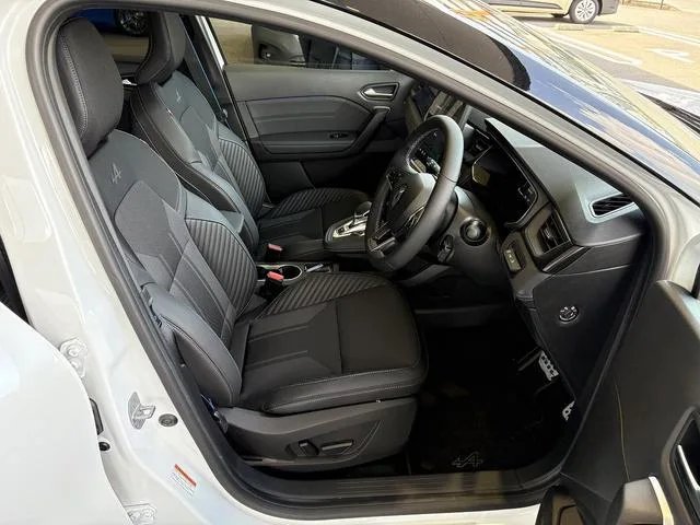 Renault Captur ESPRIT ALPINE FULL HYBRID E-TECH 2025 — миниатюра 4
