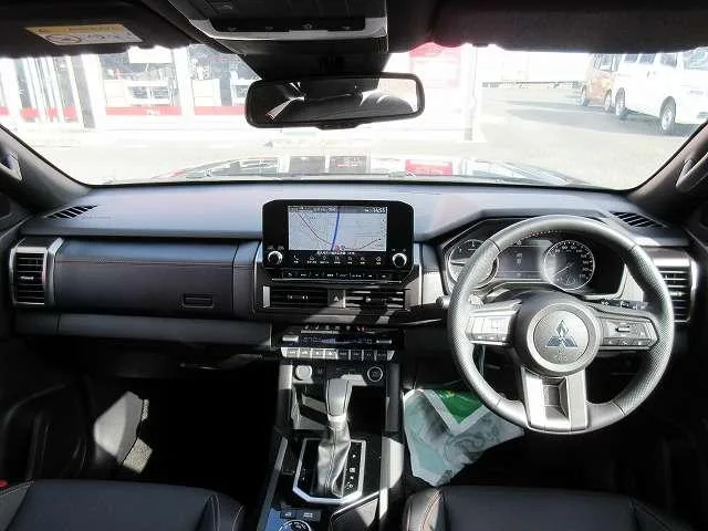 Mitsubishi TRITON GSR 2024 — миниатюра 2