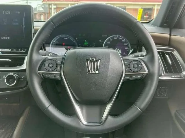 Toyota CROWN HYBRID S ELEGANCE STYLE III 2022 — миниатюра 3