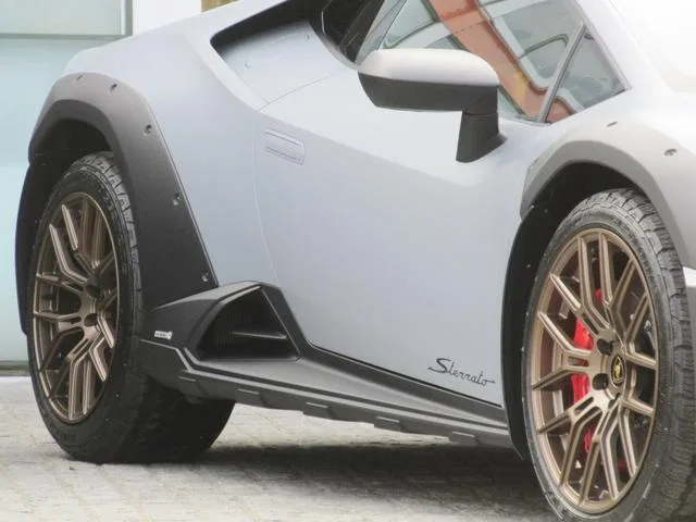Lamborghini Huracan 2024 — миниатюра 2