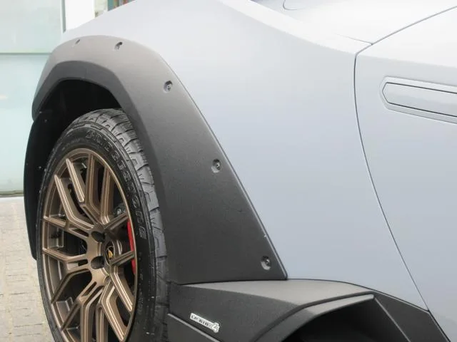 Lamborghini Huracan 2024 — миниатюра 3