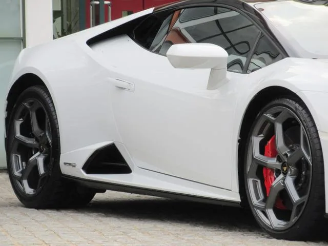 Lamborghini HURACAN EVO RWD COUPE 2023 — миниатюра 3