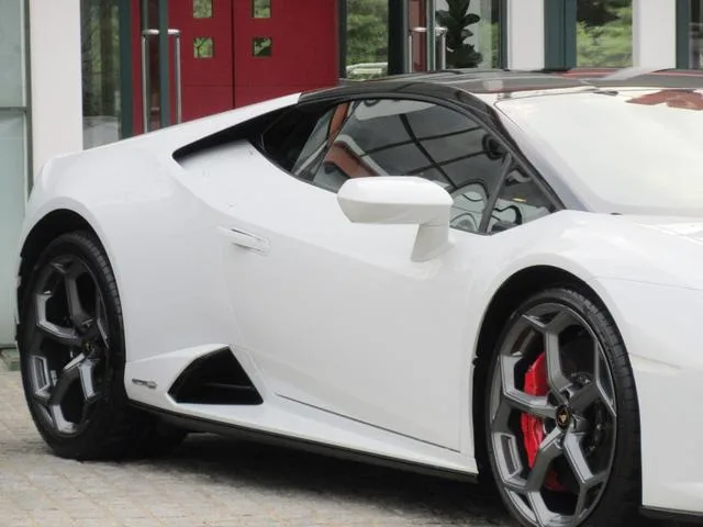 Lamborghini HURACAN EVO RWD COUPE 2023 — миниатюра 4