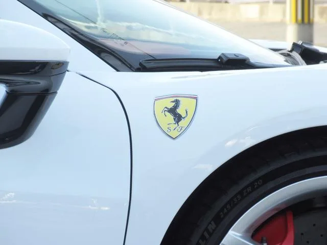 Ferrari 296GTS BASE GRADE 2024 — миниатюра 4