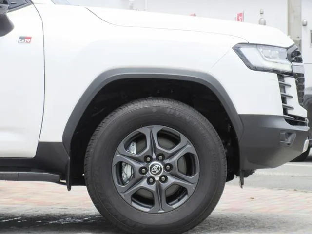 Toyota Land Cruiser GR SPORT 2024 — миниатюра 4