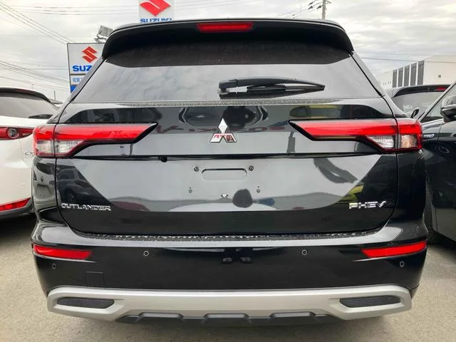 Mitsubishi OUTLANDER PHEV P 2023 — миниатюра 5