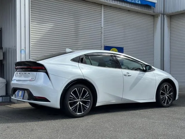 Toyota Prius Z 2024 — миниатюра 3