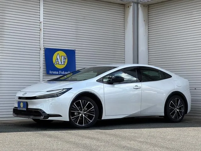 Toyota Prius Z 2024 — фото 1, купить с доставкой в Москву