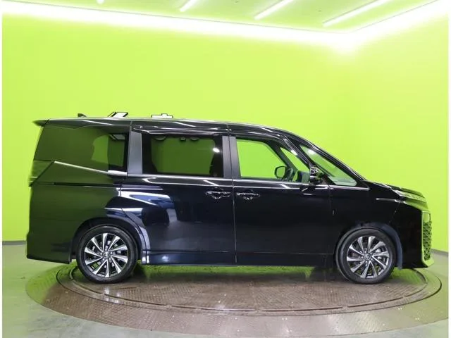 Toyota VOXY HYBRID S-Z 2023 — миниатюра 3