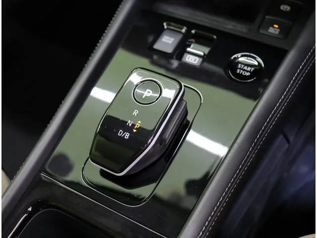 Nissan KICKS X TWO TONE INTERIOR EDITION 2024 — миниатюра 4