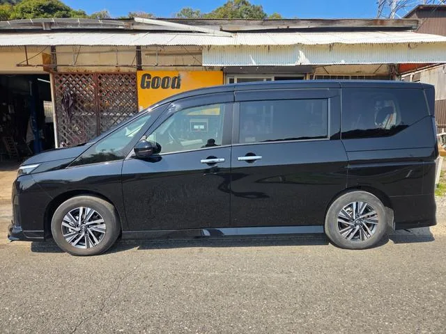 Nissan SERENA E-POWER HIGHWAY STAR V 2023 — миниатюра 2