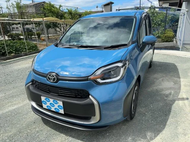 Toyota SIENTA HYBRID Z 2022 — фото 1, купить с доставкой в Москву