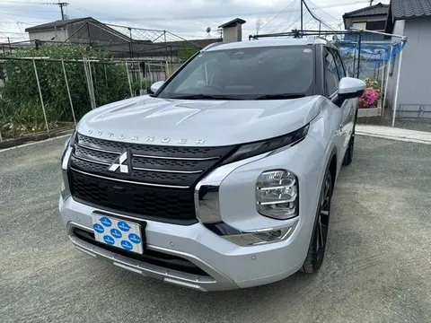 Mitsubishi OUTLANDER PHEV 2023 купить в Москве