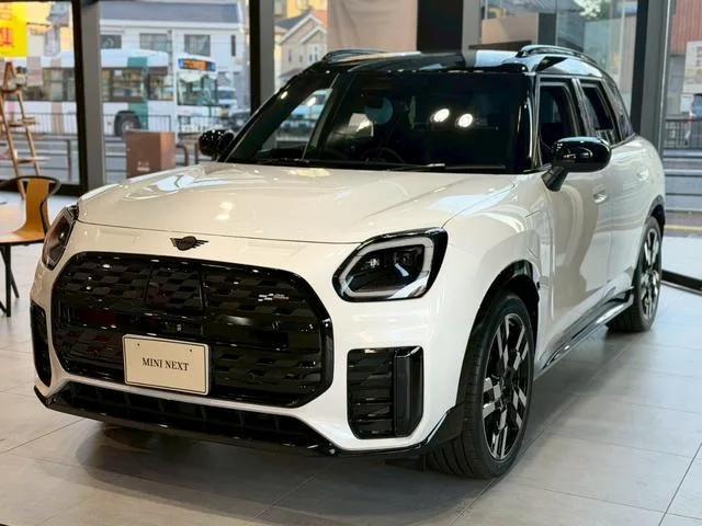 MINI MINI COUNTRYMAN SE ALL4 JOHN COOPER WORKS TRIM 2025 — миниатюра 2