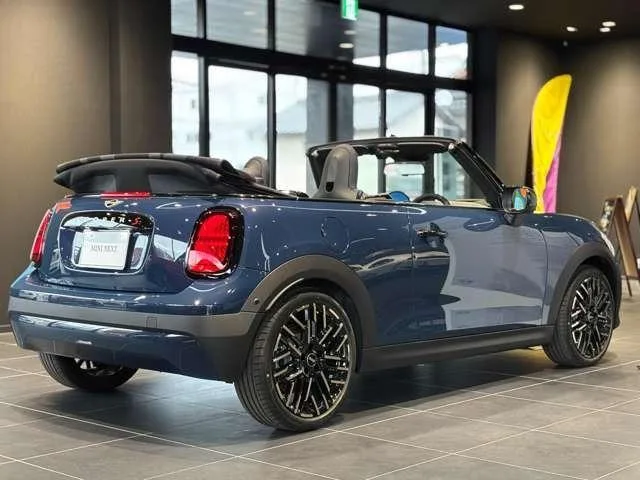 MINI MINI COOPER S CONVERTIBLE FAVOURED TRIM 2024 — миниатюра 2