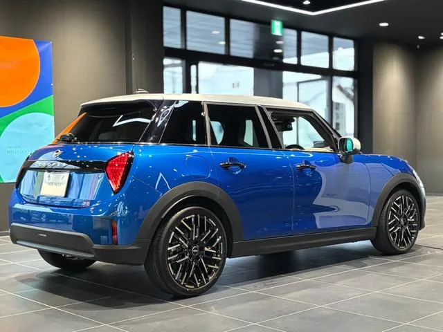 MINI MINI COOPER C FAVOURED TRIM 2024 — миниатюра 2