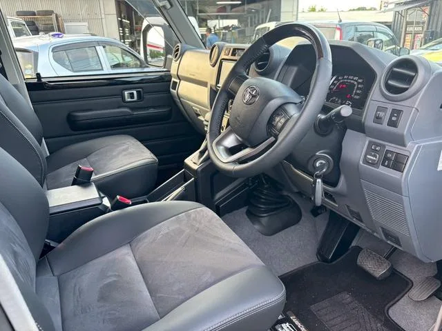 Toyota Landcruiser 70 AX 2025 — миниатюра 2
