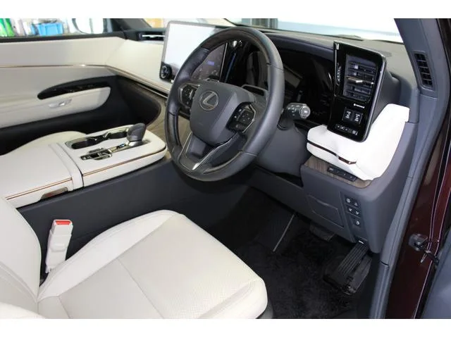 Lexus LM LM500H VERSION L 2024 — миниатюра 5