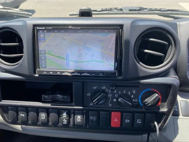 Hino DUTRO 2023 — миниатюра 4