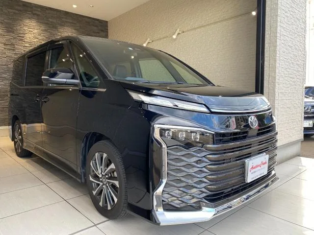 Toyota VOXY S-Z 2023 — миниатюра 2