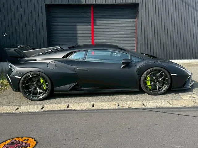 Lamborghini Huracan 2023 — миниатюра 2