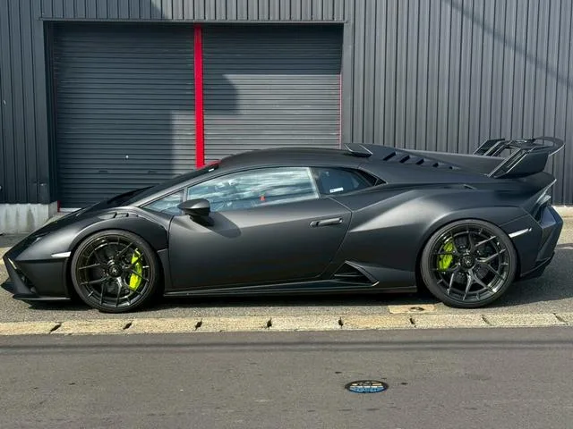 Lamborghini Huracan 2023 — миниатюра 3