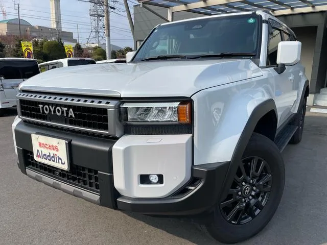 Toyota LAND CRUISER 250 VX 2024 — фото 1, купить с доставкой в Москву