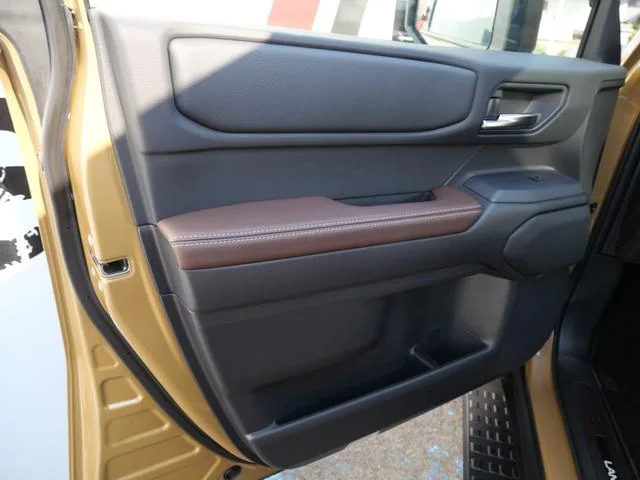 Toyota LAND CRUISER 250 ZX 2024 — миниатюра 5