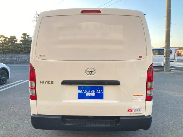 Toyota HIACE VAN 2023 — миниатюра 3