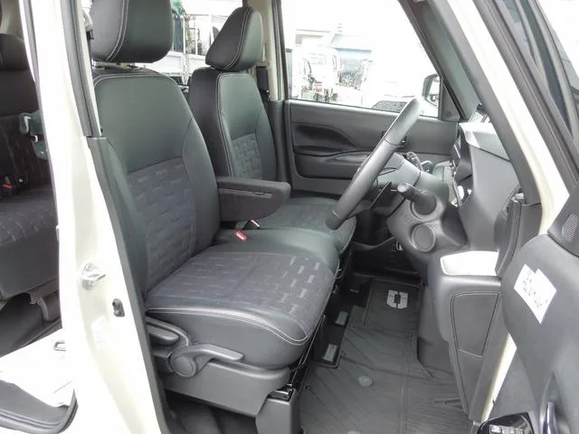 Mitsubishi DELICA MINI T PREMIUM 2023 — миниатюра 4
