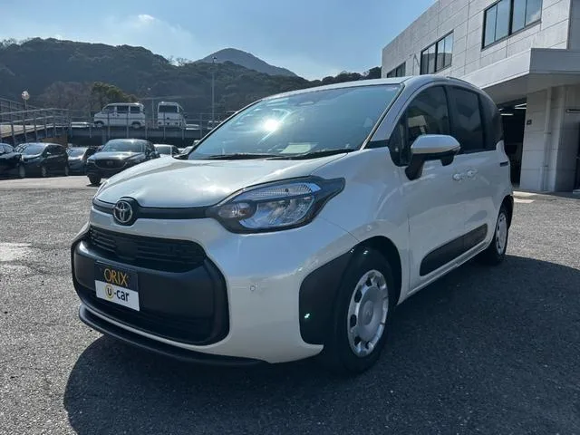 Toyota SIENTA G 2023 — фото 1, купить с доставкой в Москву