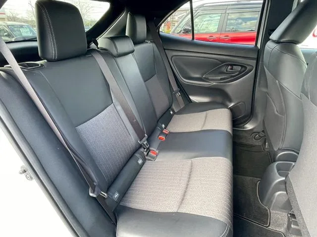 Toyota YARIS CROSS HYBRID Z 2023 — миниатюра 5