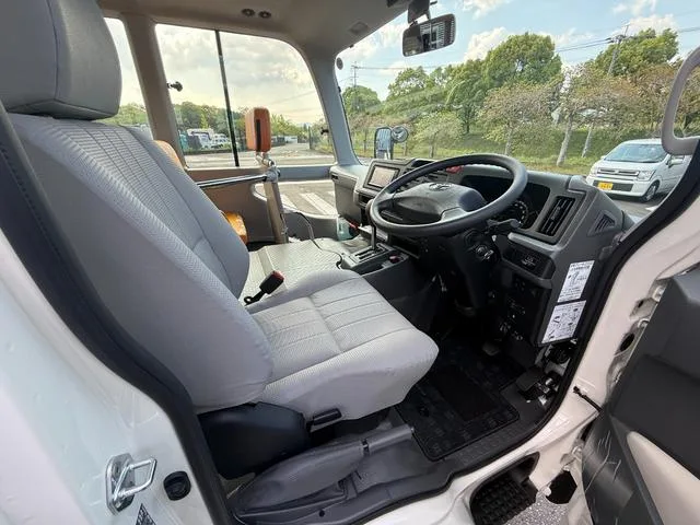 Toyota COASTER KINDERGARTEN BUS 2026 — миниатюра 4