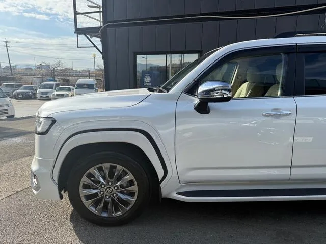 Toyota LAND CRUISER ZX 2023 — миниатюра 3
